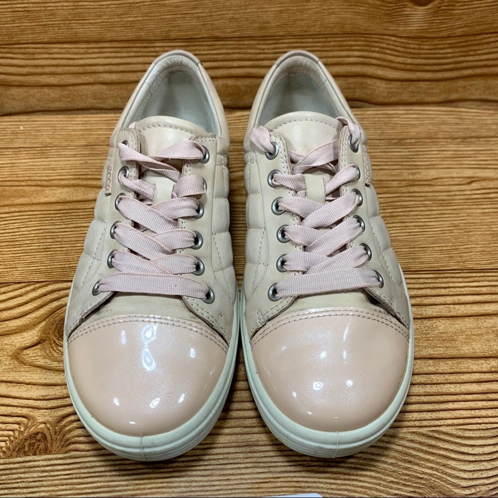 *SOLD* ECCO Women's Soft Quilted Rose Gold Pink - Picture 4 of 10
